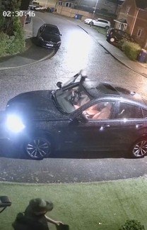 Ladrões roubam carrão elétrico com golpe da chave; saiba mais (Reprodução/Reddit/Vídeo/@dannybluey)